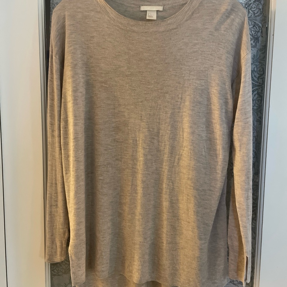 H&M Hi Lo Gray Top Small